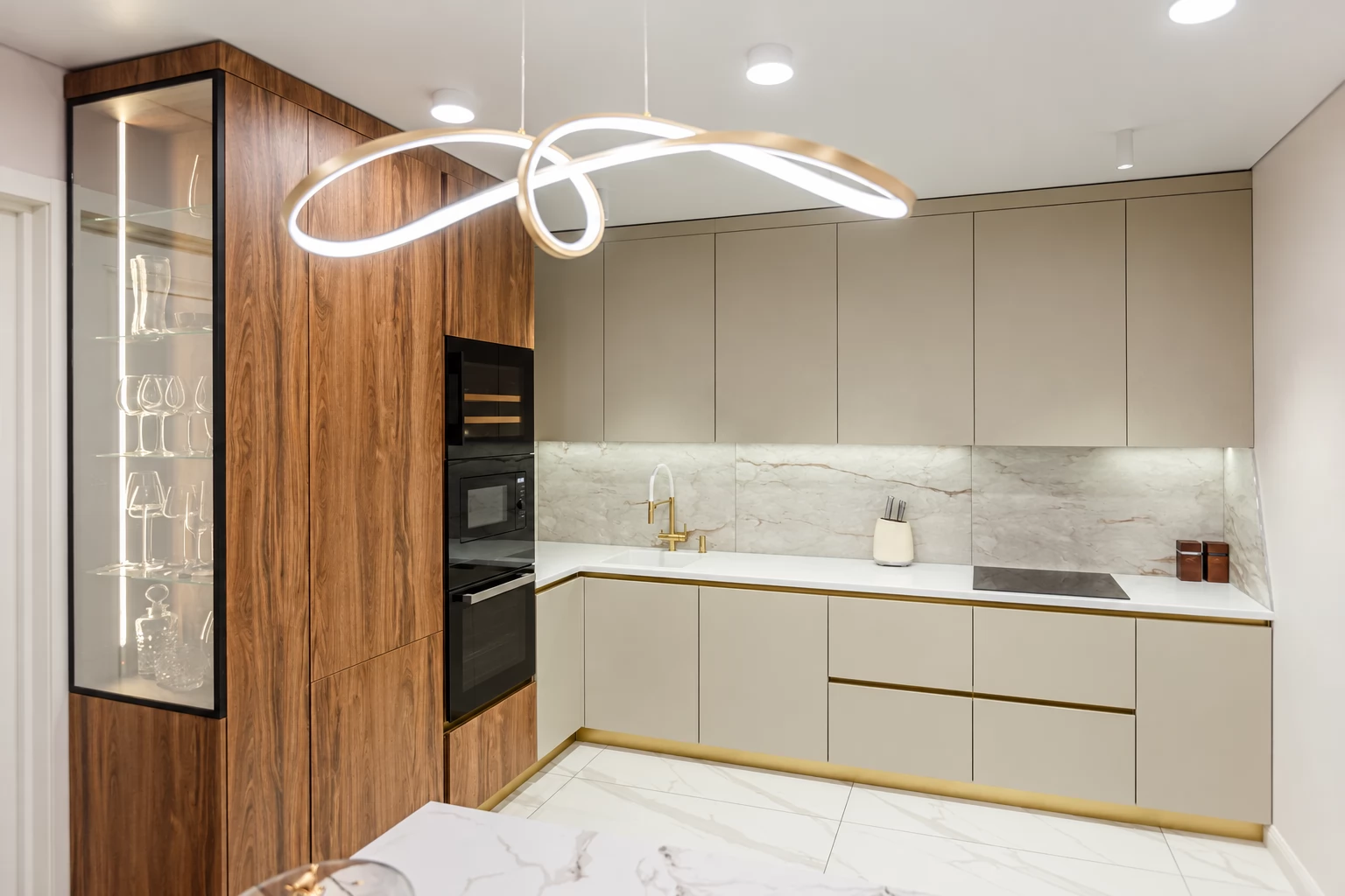 Luxe Берта — ракурс 2, Прямая, Тёплый бежевый и дуб