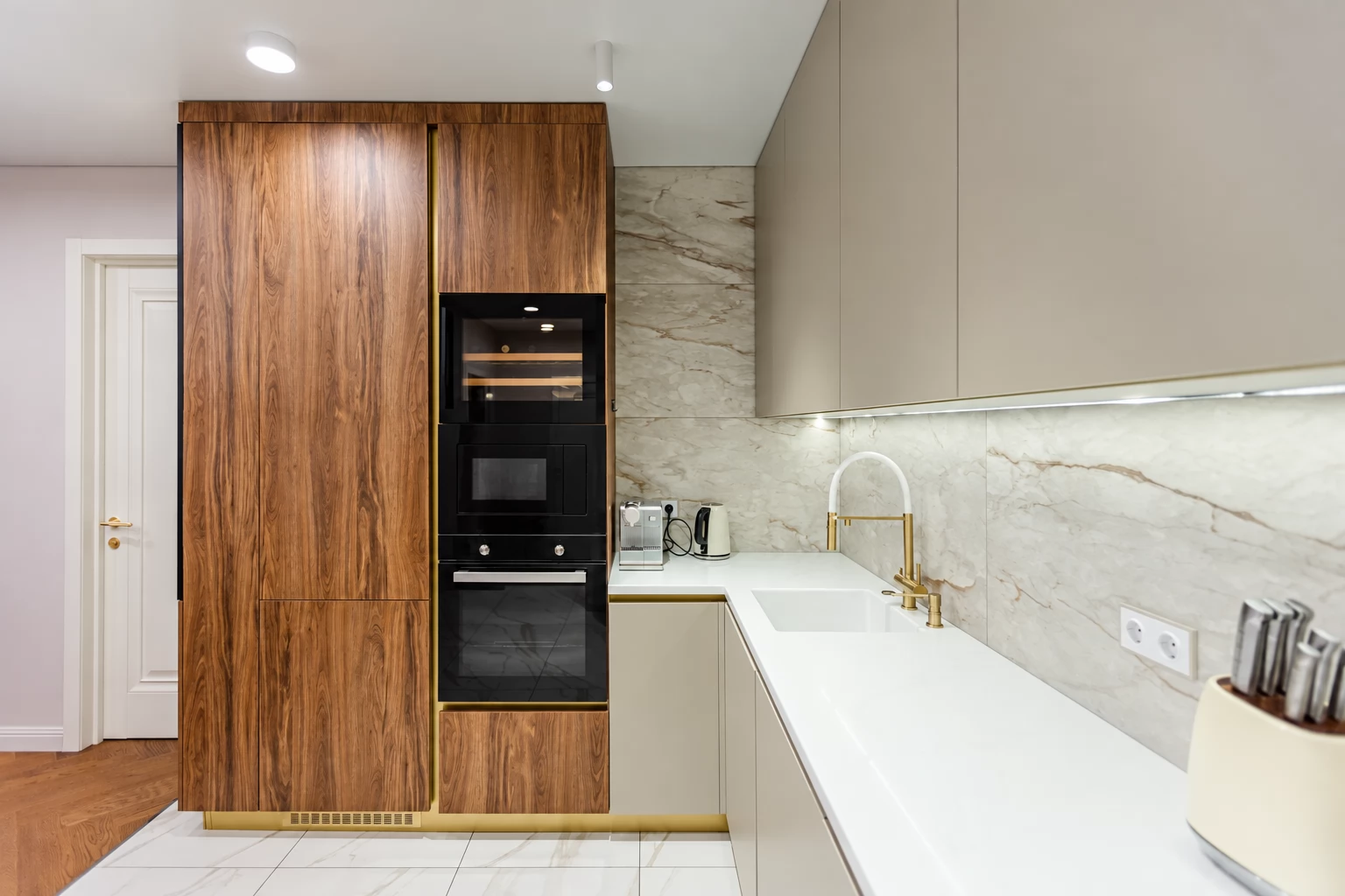 Luxe Берта — ракурс 7, Прямая, Тёплый бежевый и дуб