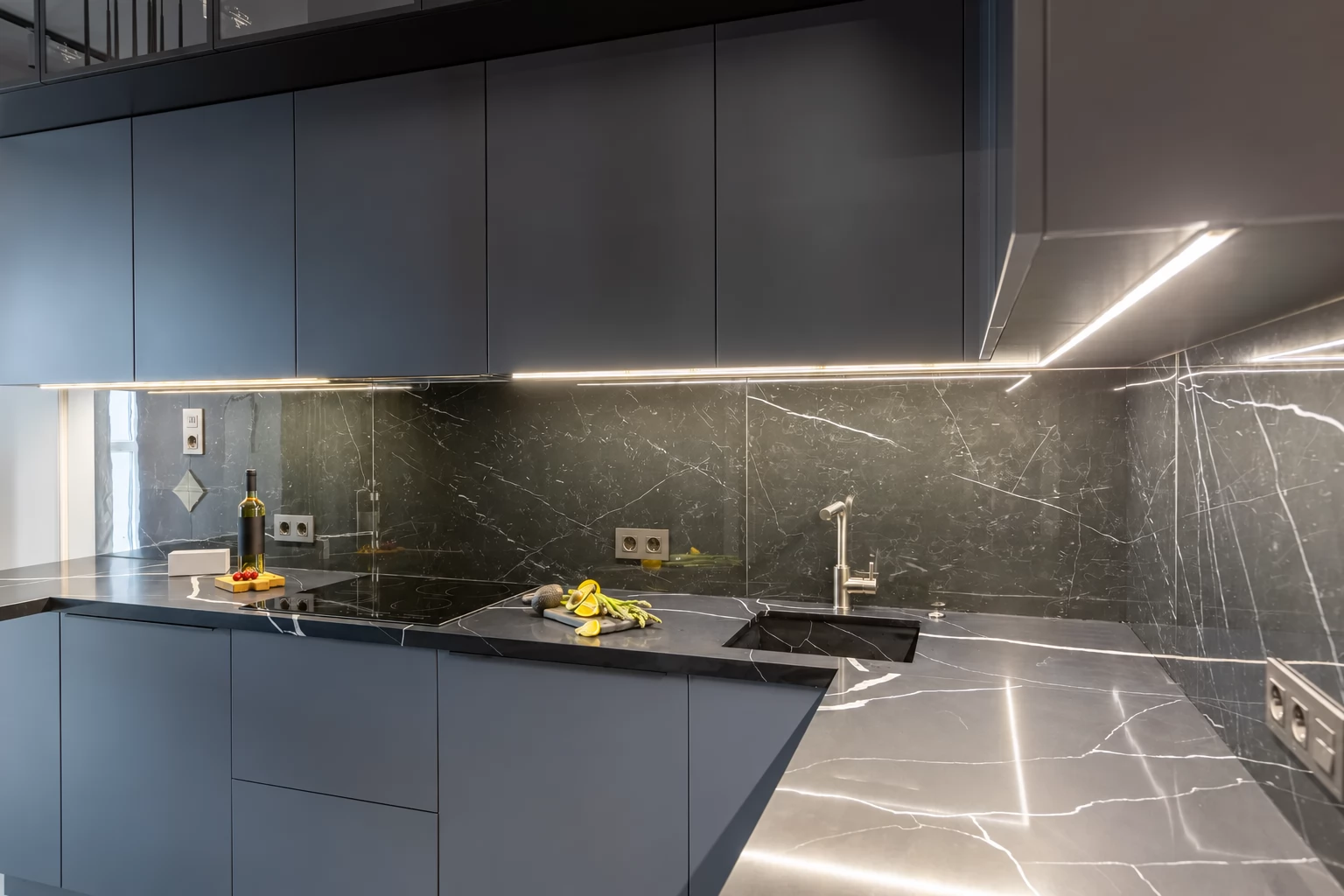 Luxe Кристи — ракурс 5, П-образная, Графитовый и чёрный