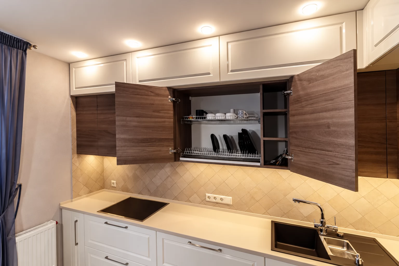 Luxe Леона — ракурс 8, С полуостровом, Белый и тёмный орех